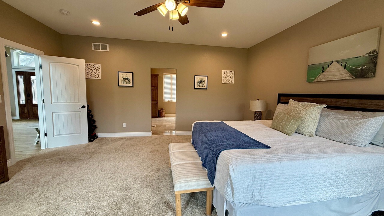 Photo of Bedroom in Linn Creek