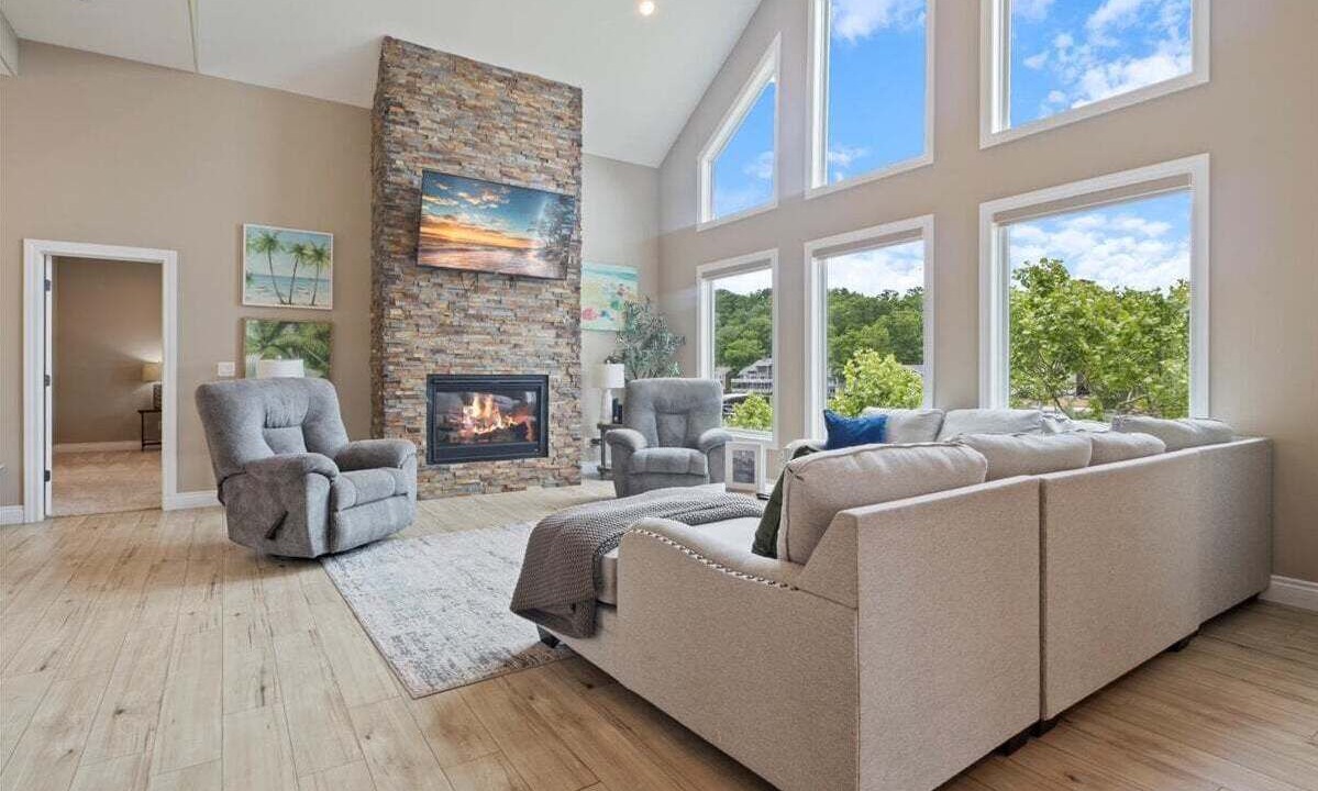 Photo of Livingroom in Linn Creek