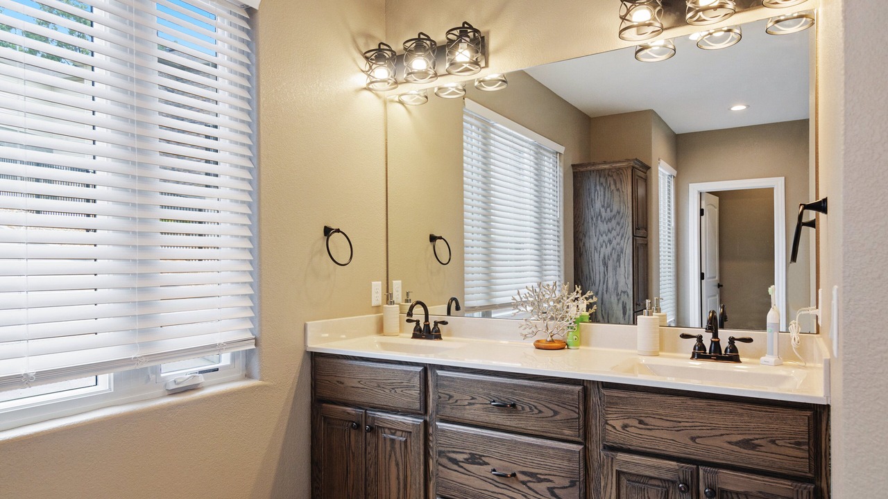 Photo of Bathroom in Linn Creek