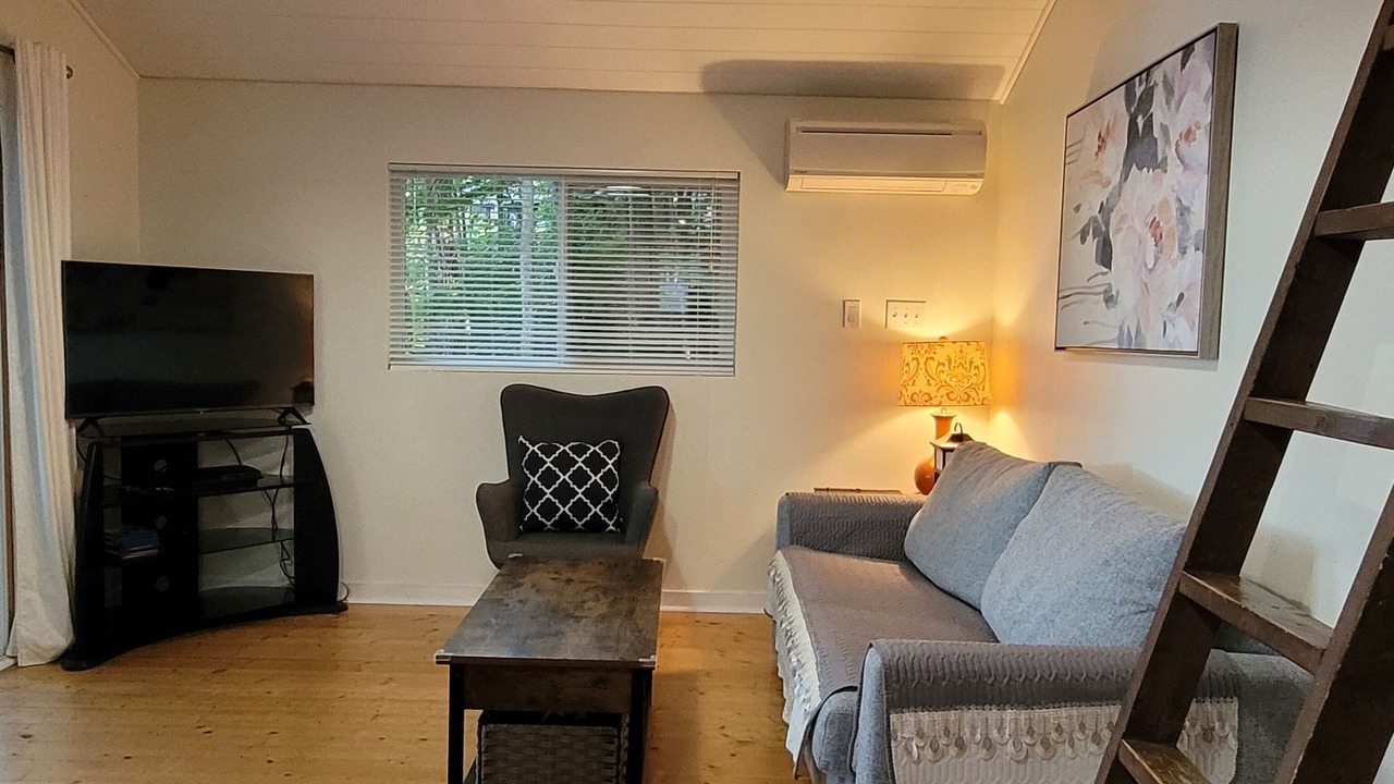 Photo of Livingroom in Frontenac