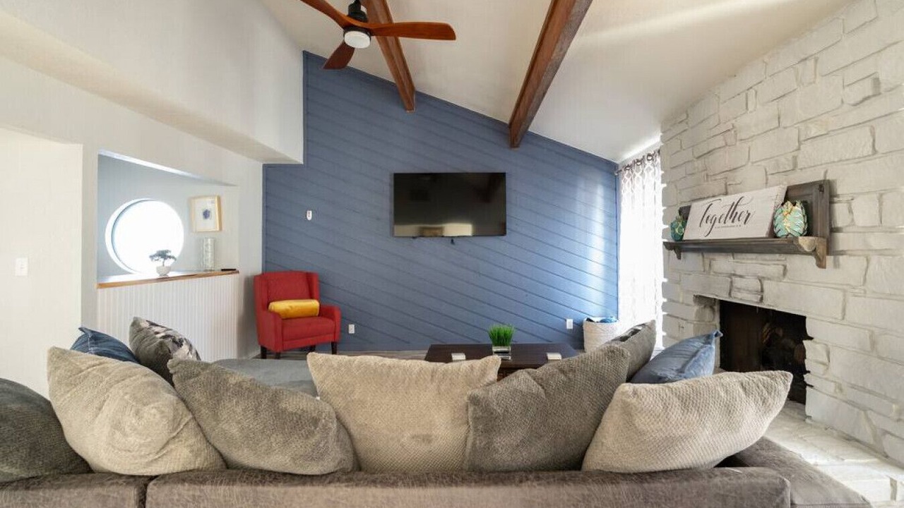 Photo of Livingroom in South Tulsa
