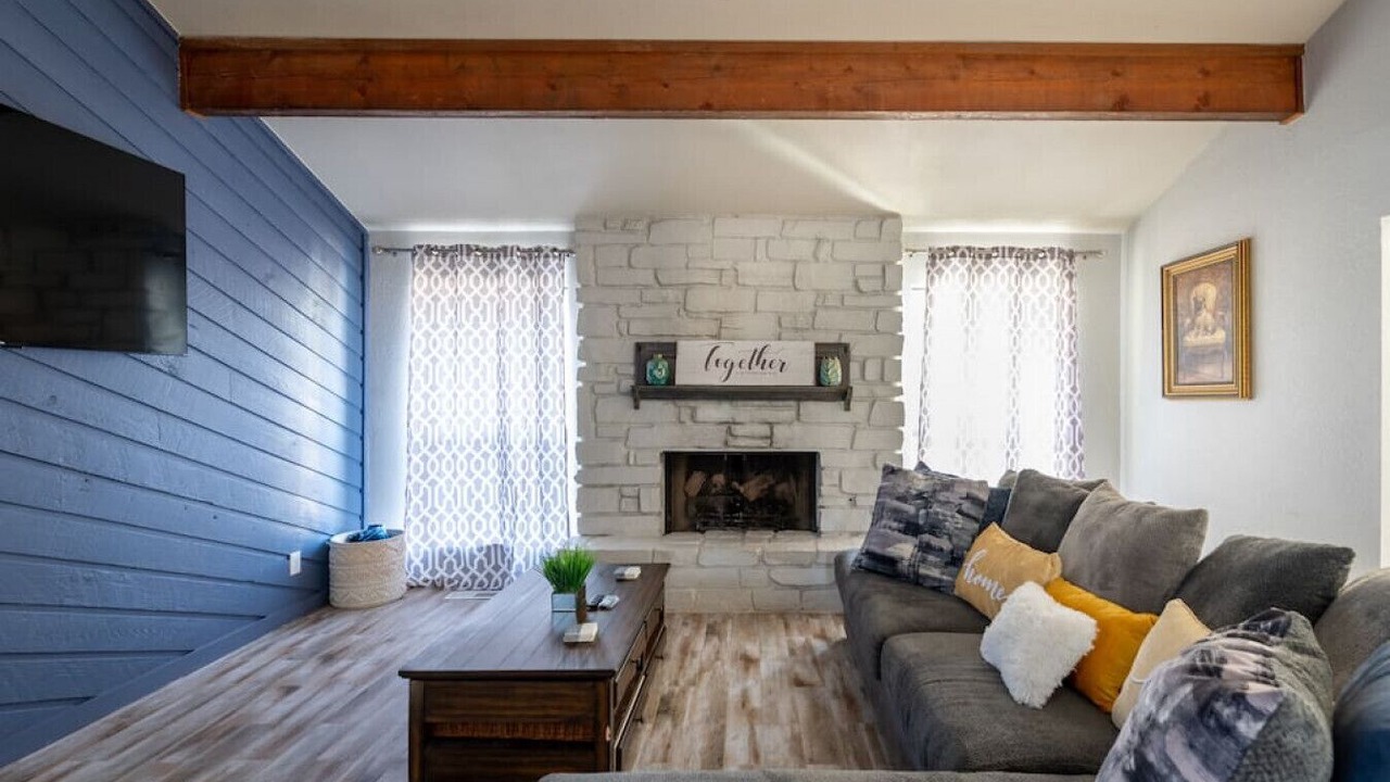 Photo of Livingroom in South Tulsa
