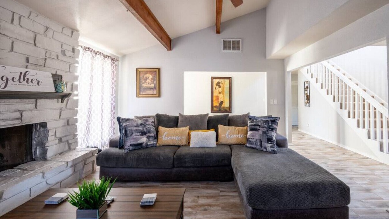 Photo of Livingroom in South Tulsa