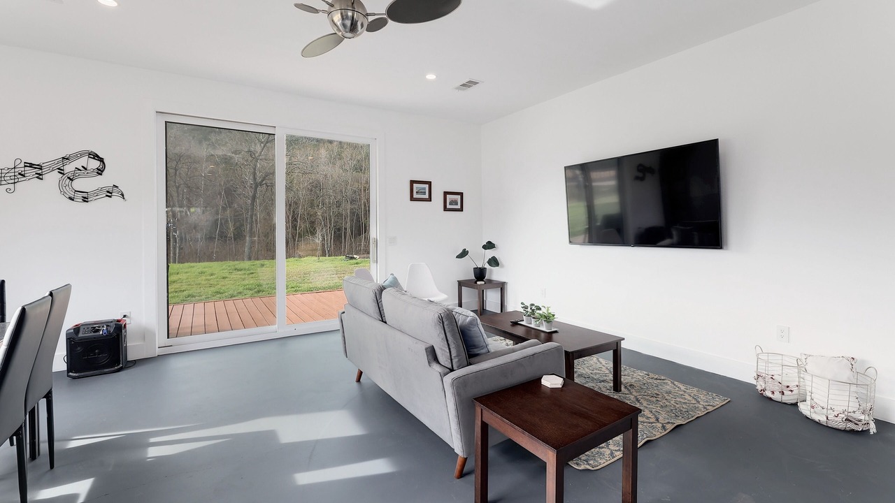 Photo of Livingroom in McNeil