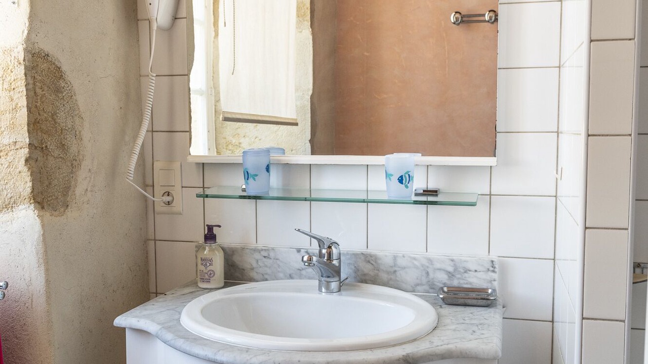 Photo of Bathroom in Asquins