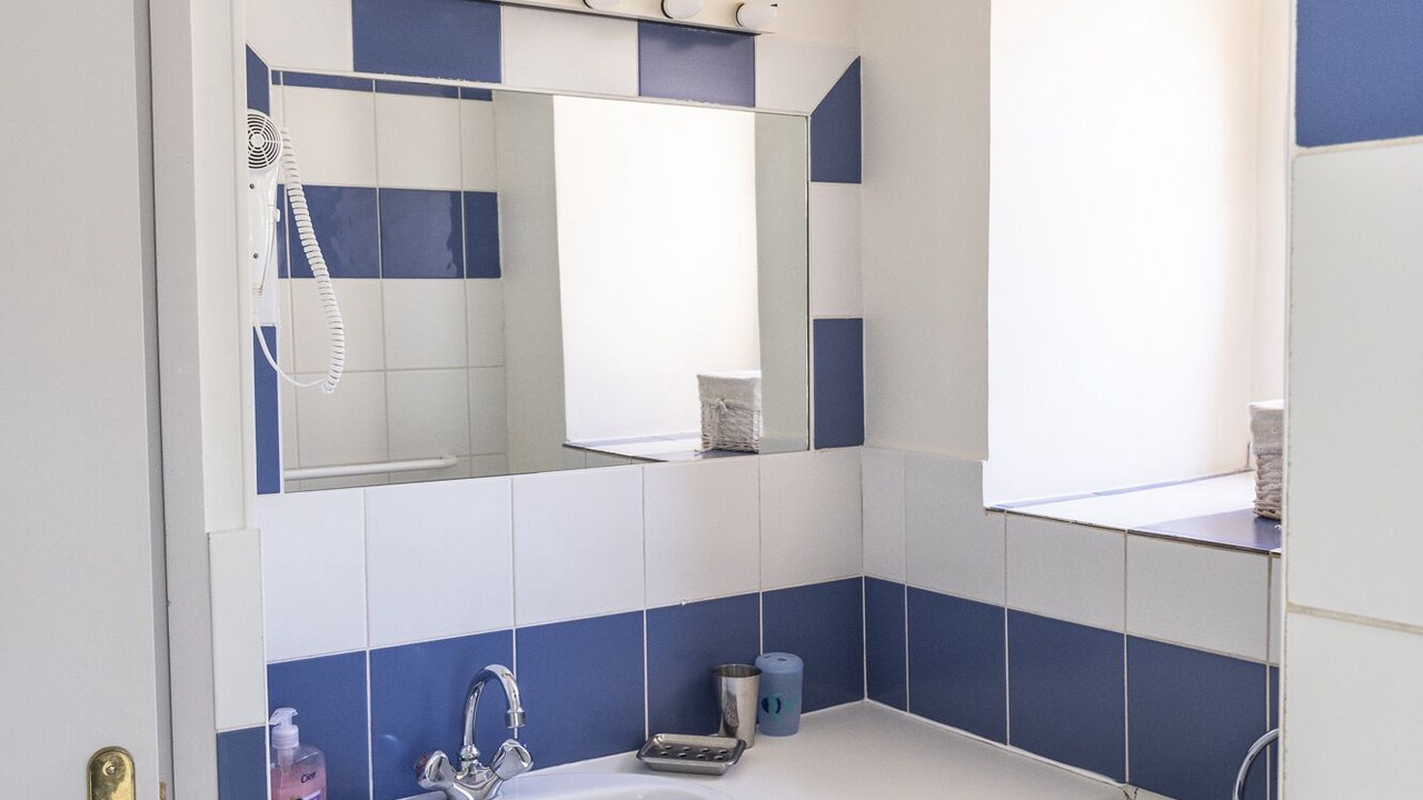 Photo of Bathroom in Asquins