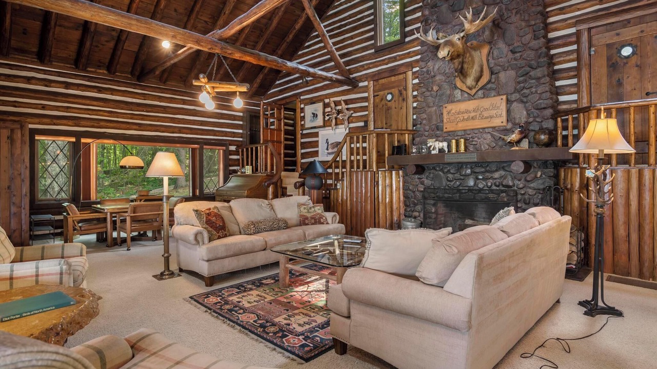 Photo of Livingroom in Boyne City