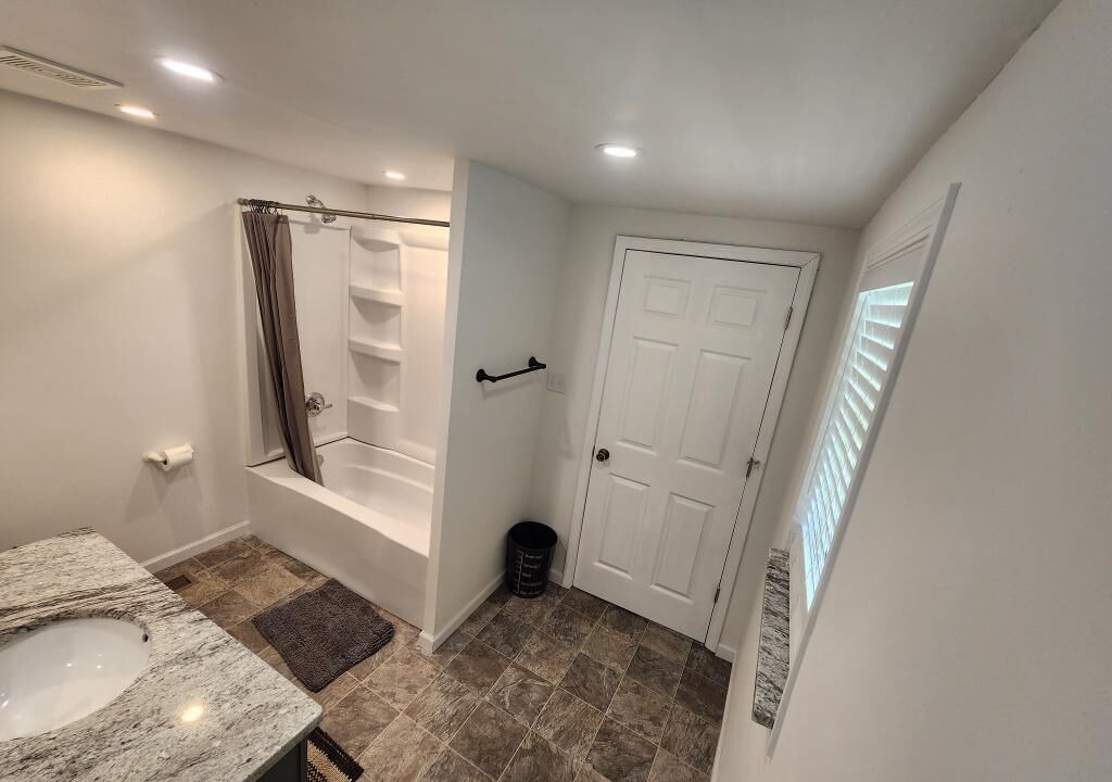 Photo of Bathroom in Leadwood
