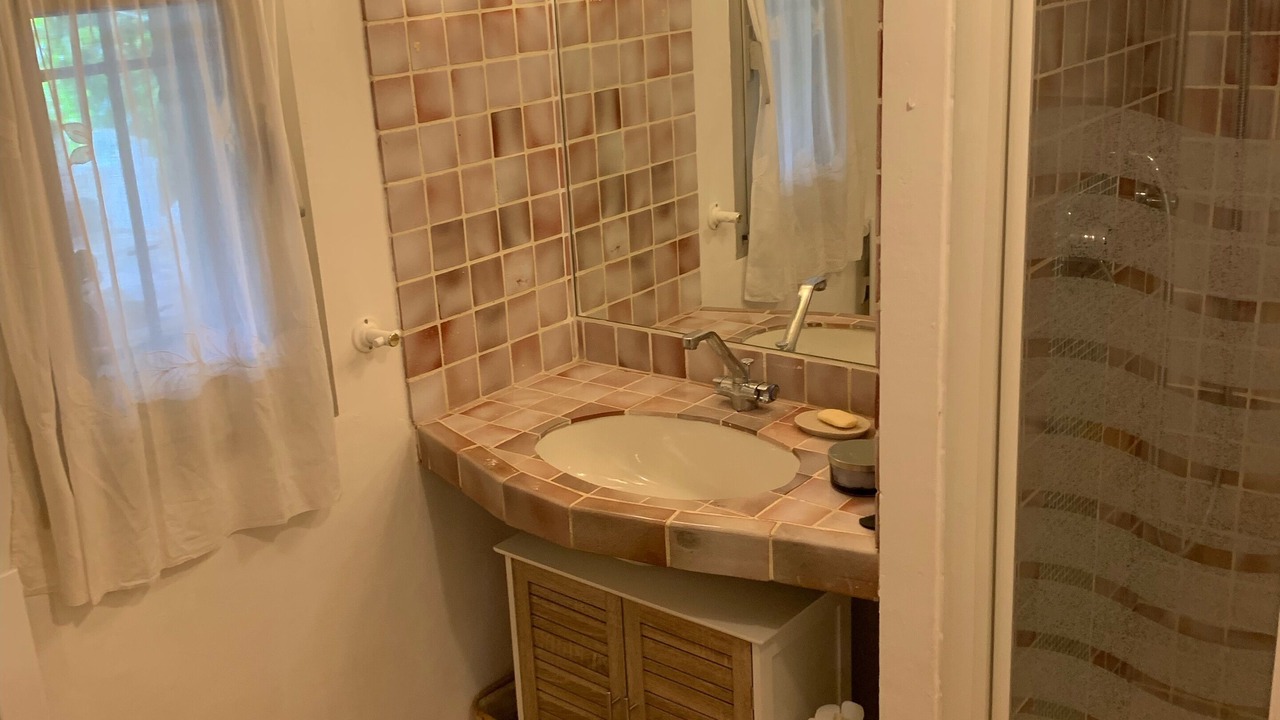 Photo of Bathroom in Ampus