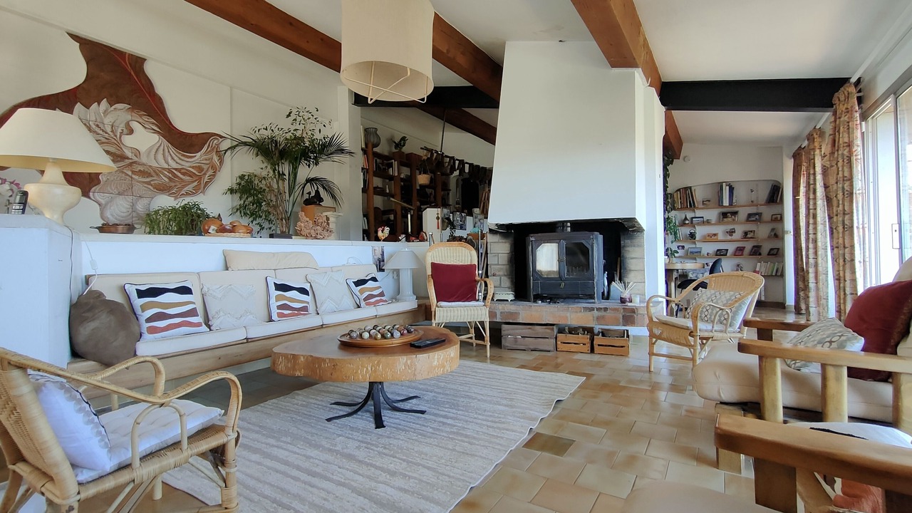 Photo of Livingroom in Ampus