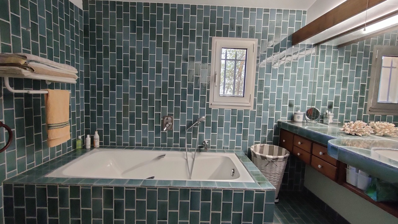 Photo of Bathroom in Ampus