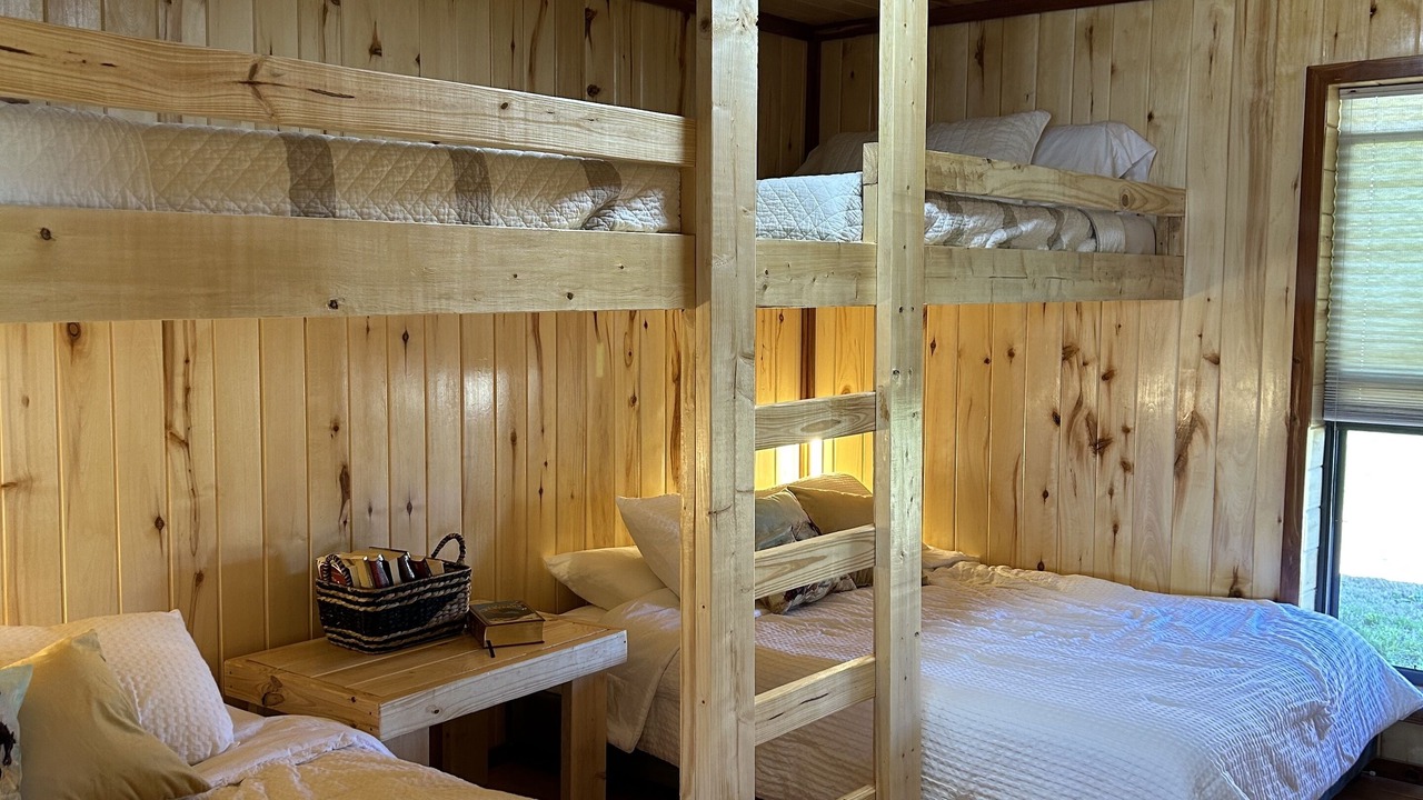 Photo of Bedroom in Cason