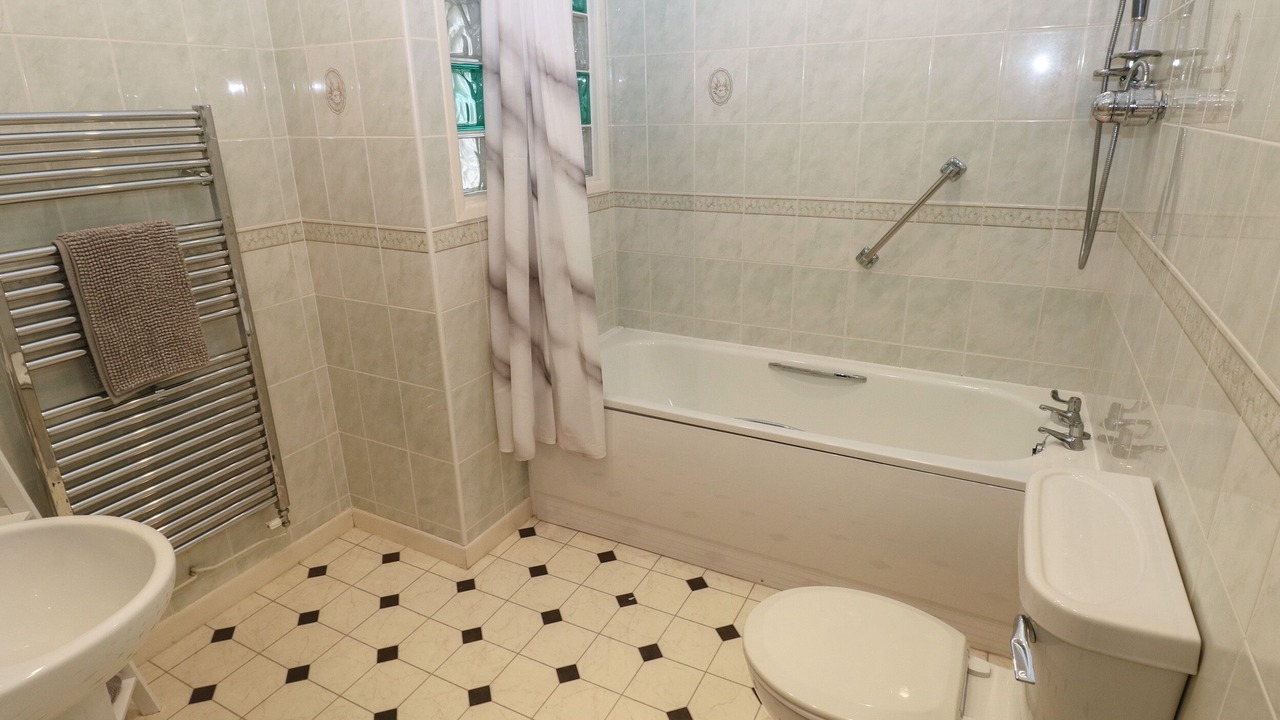 Photo of Bathroom in Vale of Glamorgan