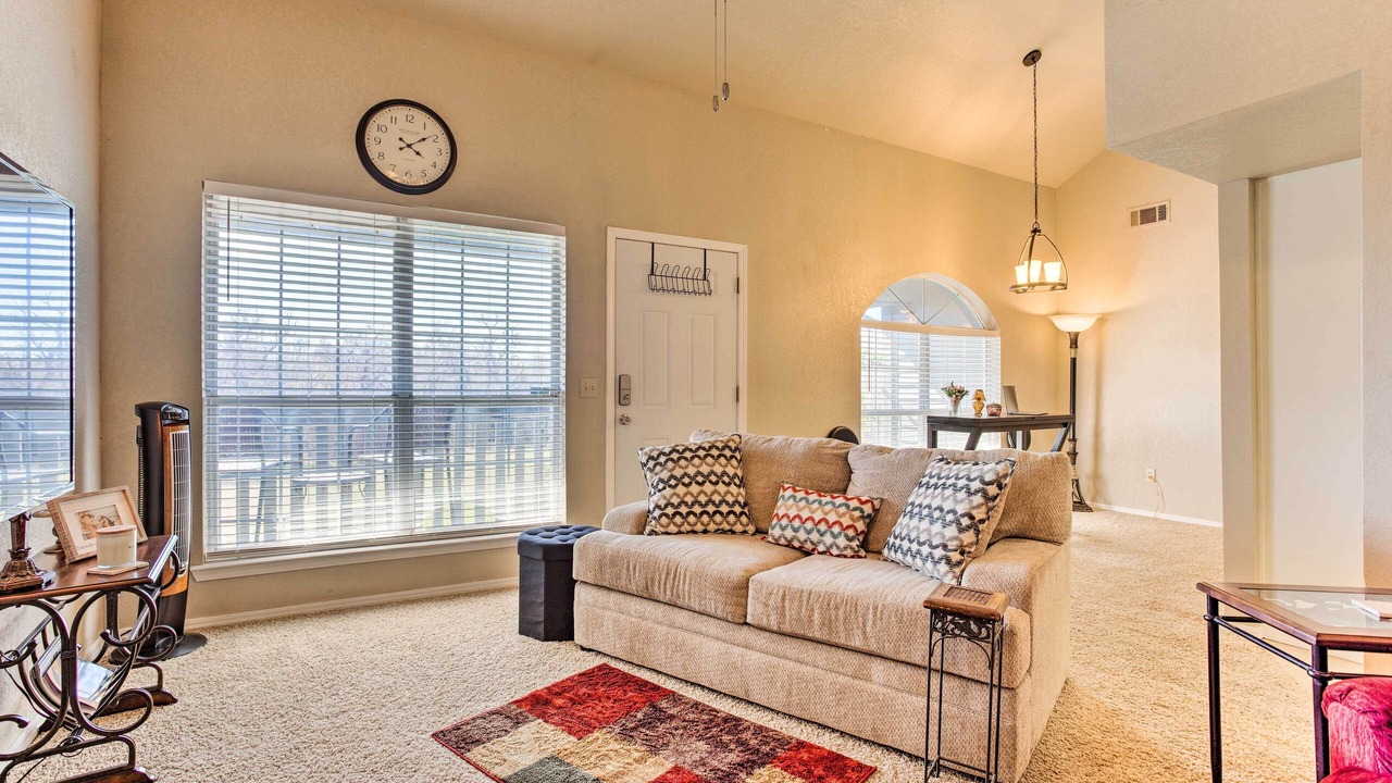 Photo of Livingroom in Oklahoma City