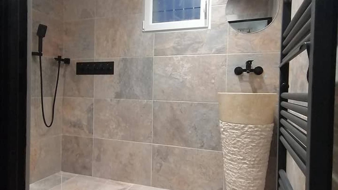 Photo of Bathroom in Calais