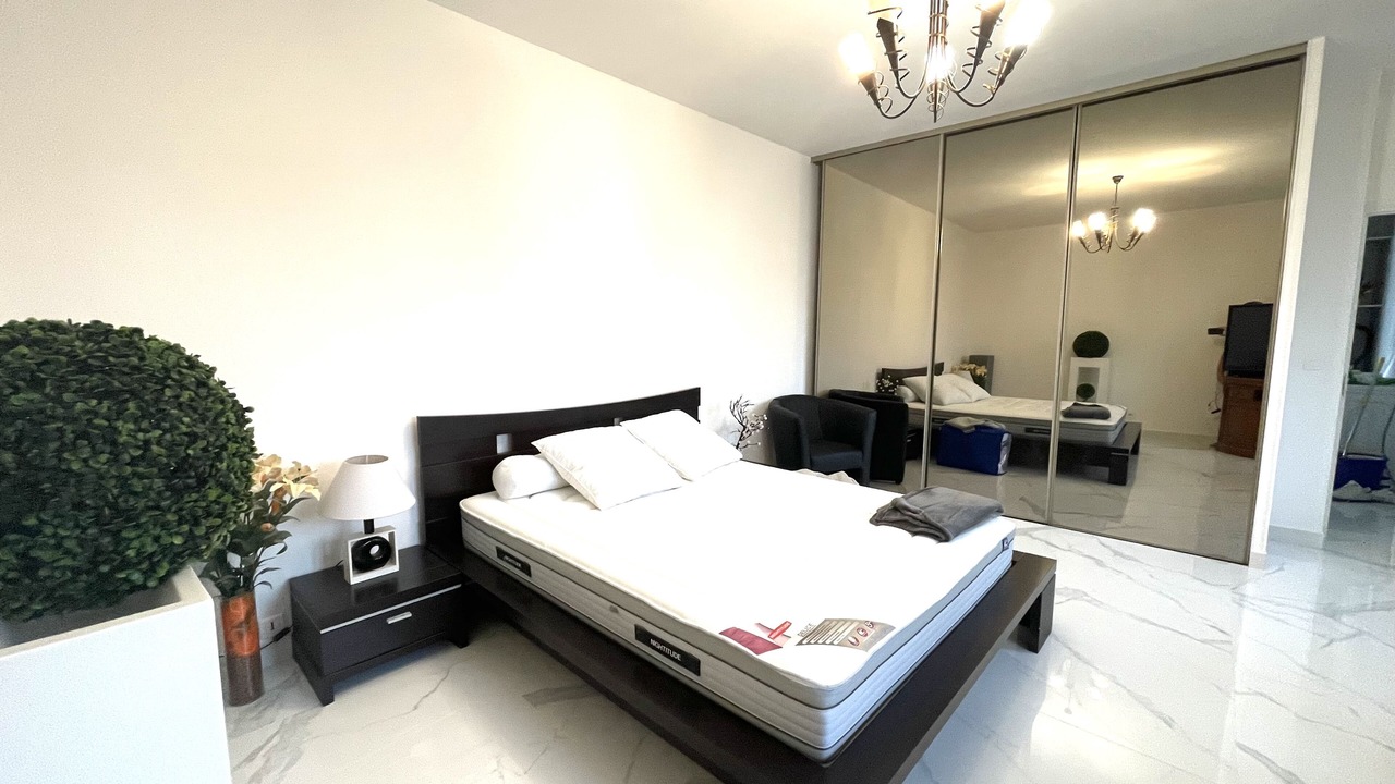 Photo of Bedroom in Villeneuve-sur-Yonne