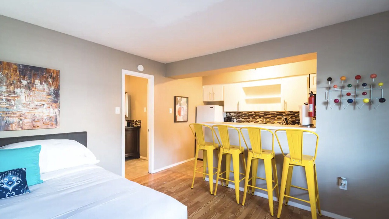 Photo of Bedroom in Neartown