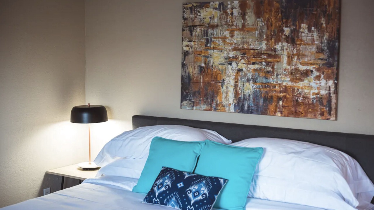 Photo of Bedroom in Neartown