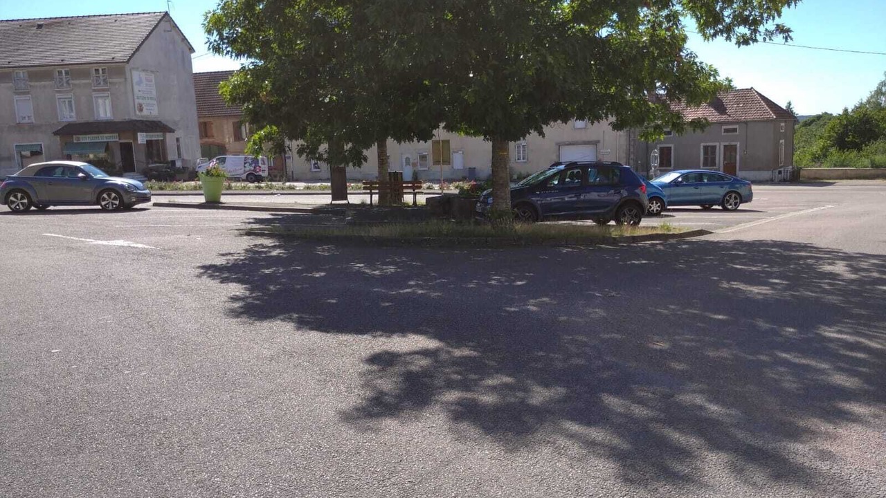 Photo of Outdoor in La Roche-en-Brenil