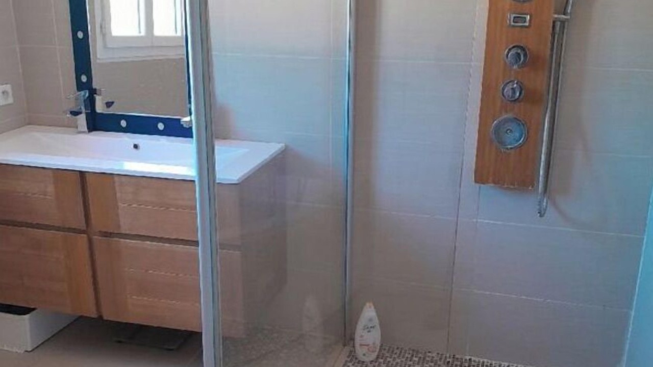 Photo of Bathroom in Jouques