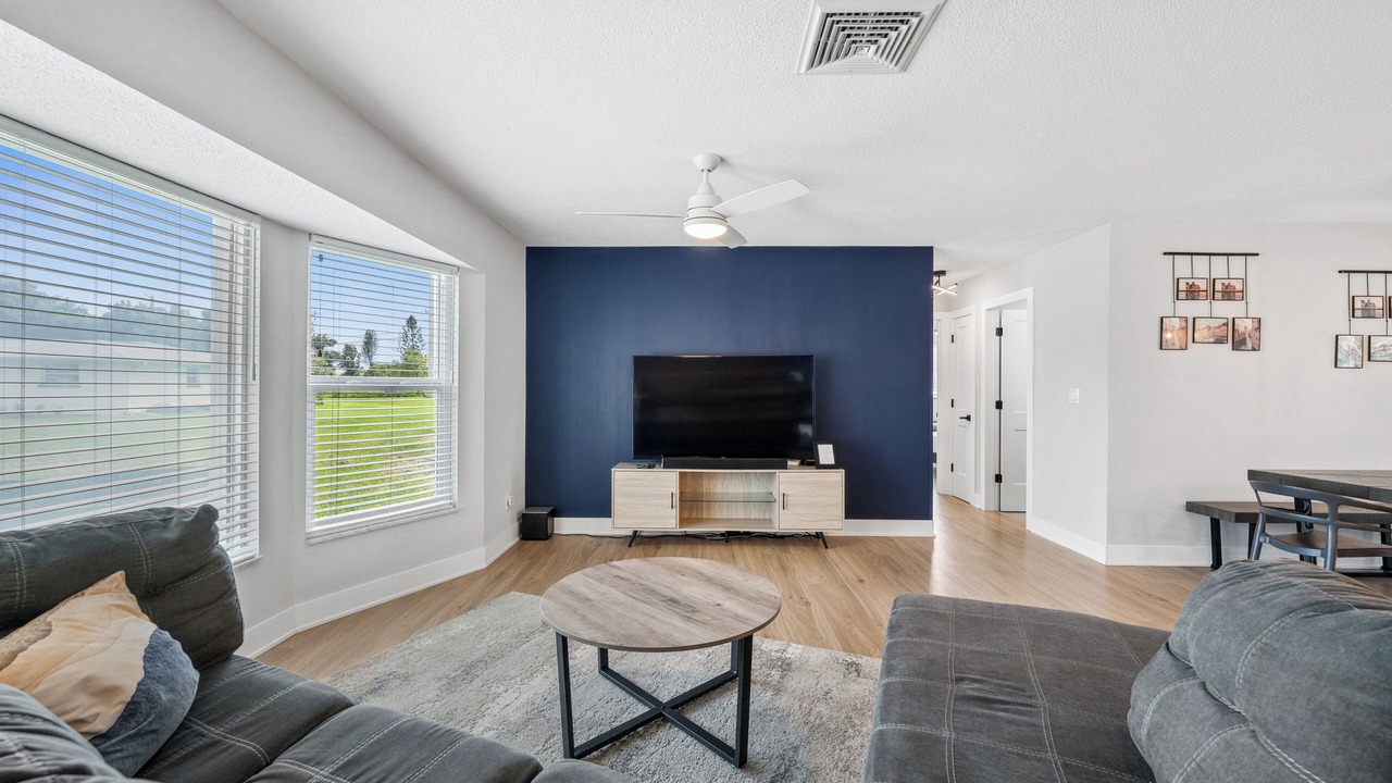 Photo of Livingroom in Venice Gardens