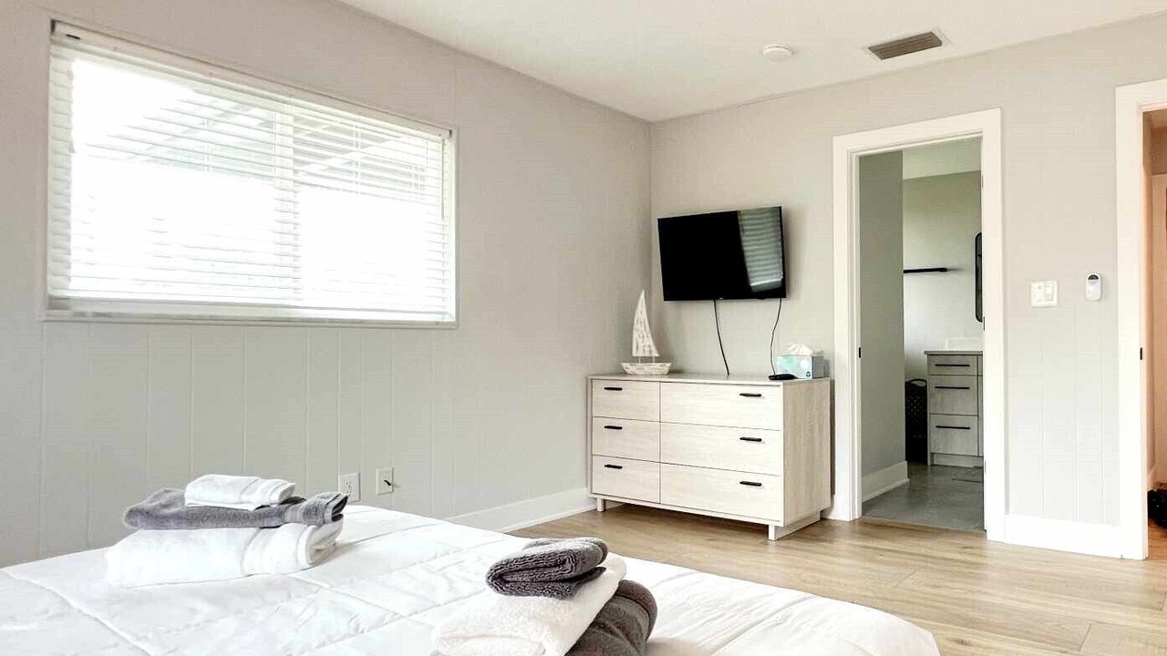 Photo of Bedroom in Venice Gardens