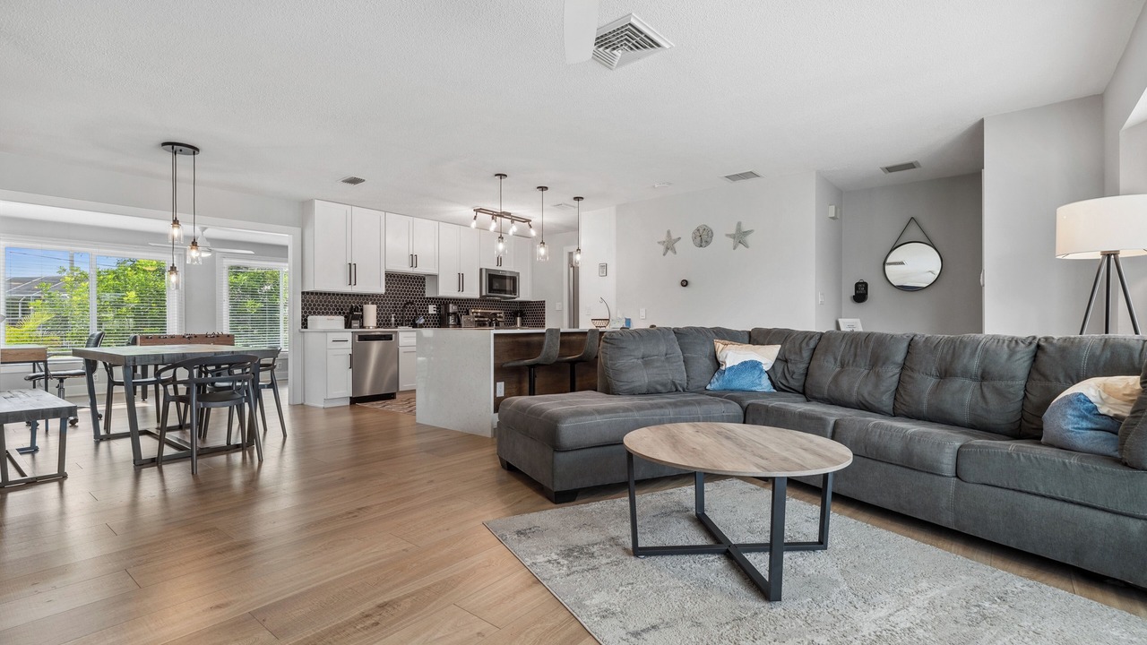 Photo of Livingroom in Venice Gardens