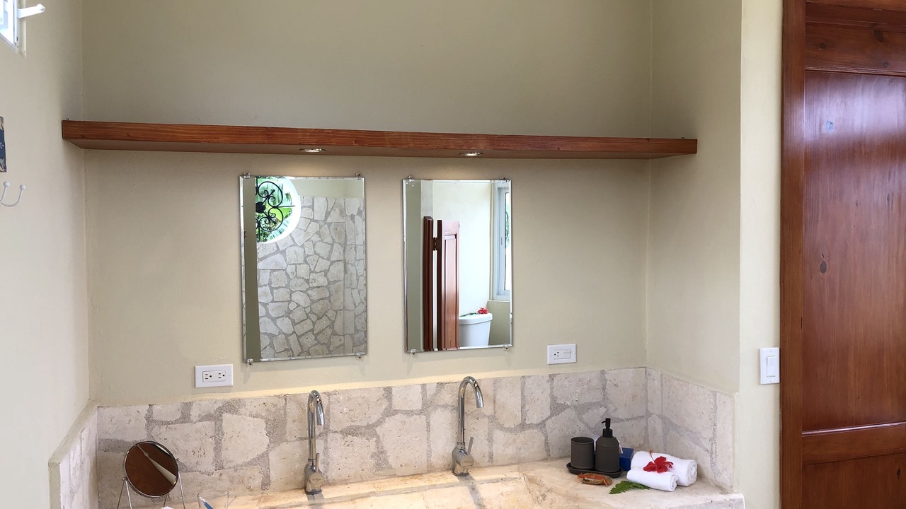 Photo of Bathroom in Abreu