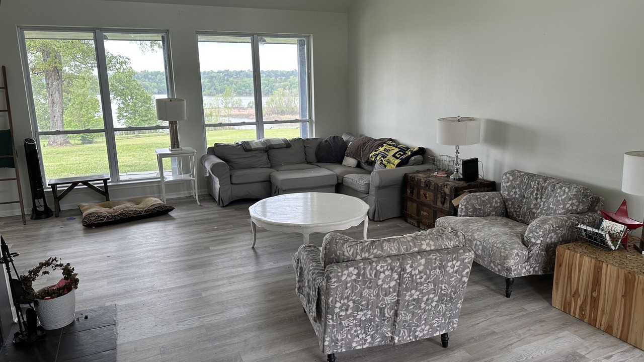 Photo of Livingroom in Oakhurst
