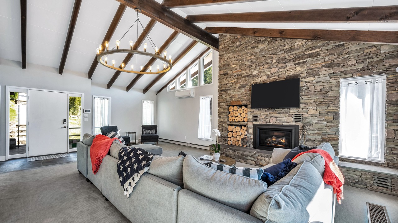 Photo of Livingroom in Lake Winola