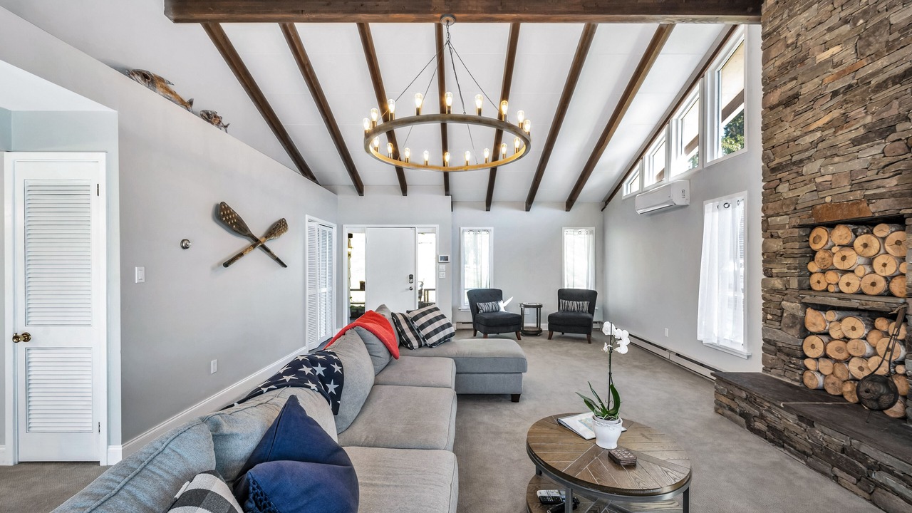 Photo of Livingroom in Lake Winola