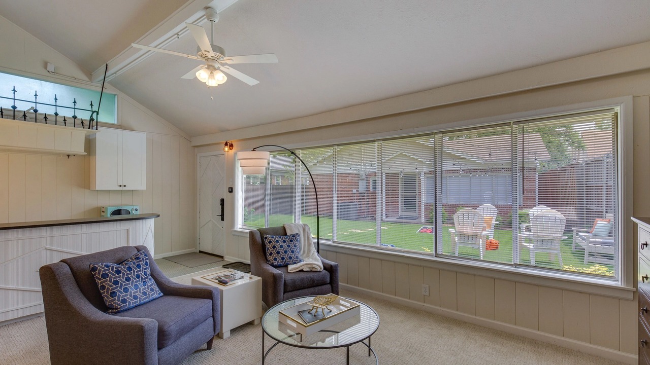 Photo of Livingroom in Lakewood Heights