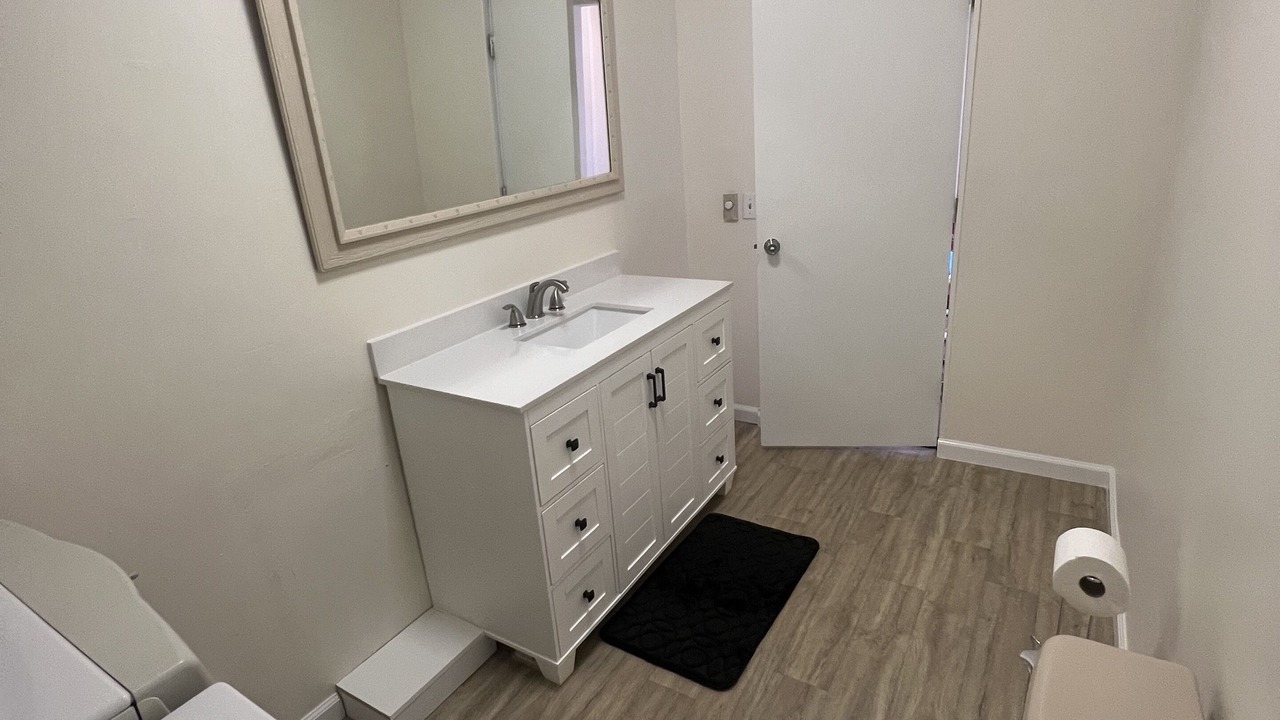 Photo of Bathroom in South Main Street