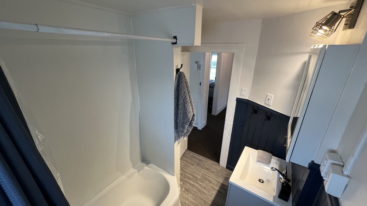 Photo of Bathroom in South Main Street