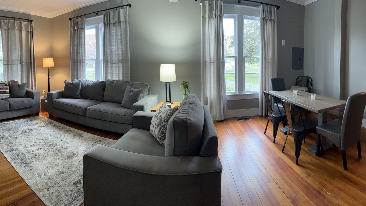 Photo of Livingroom in Cunningham