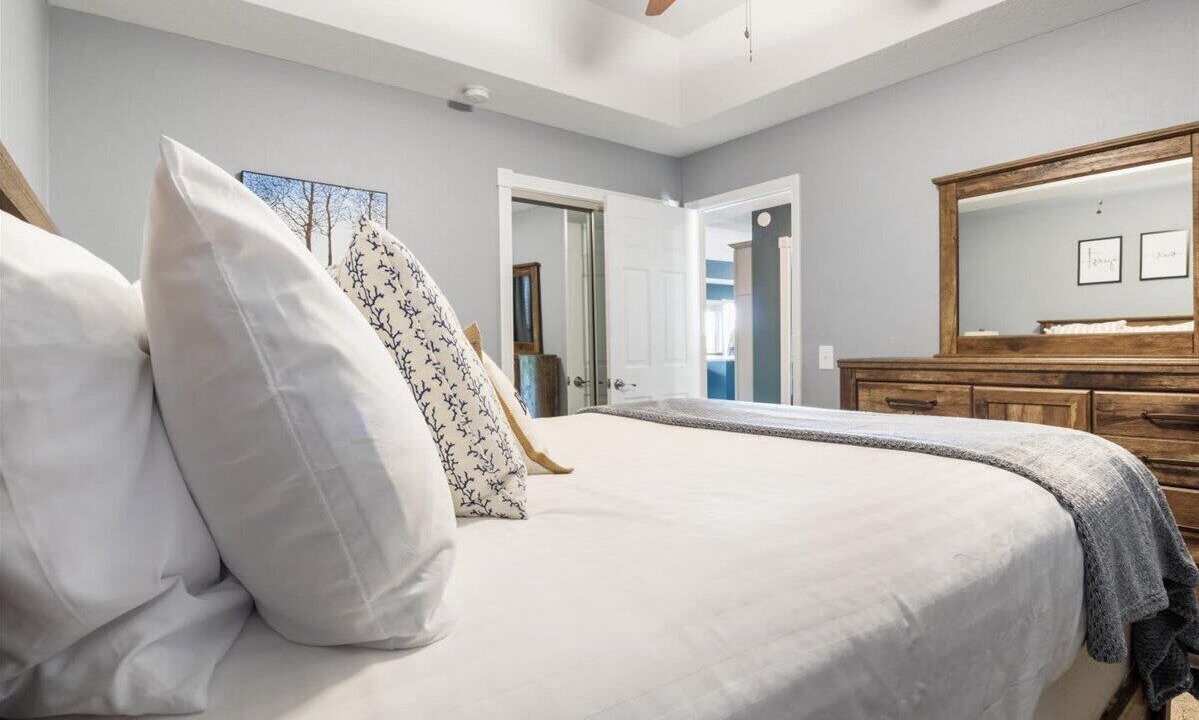 Photo of Bedroom in Lakeview