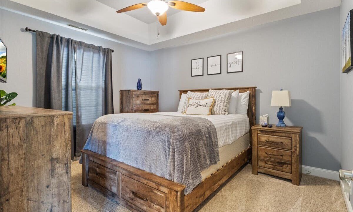 Photo of Bedroom in Lakeview