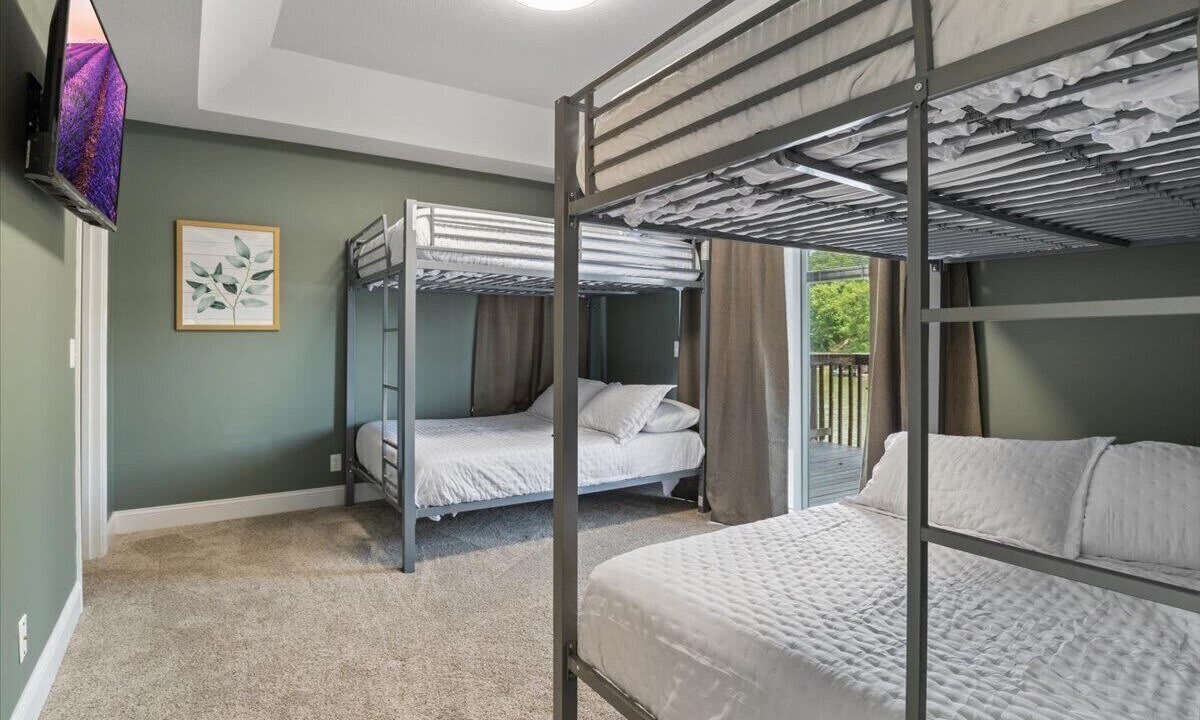 Photo of Bedroom in Lakeview