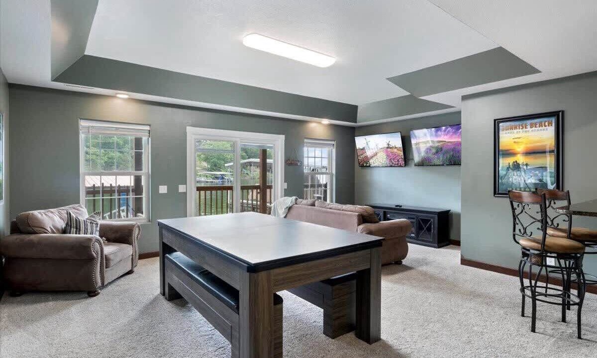 Photo of Livingroom in Lakeview