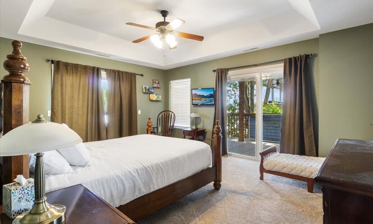 Photo of Bedroom in Lakeview