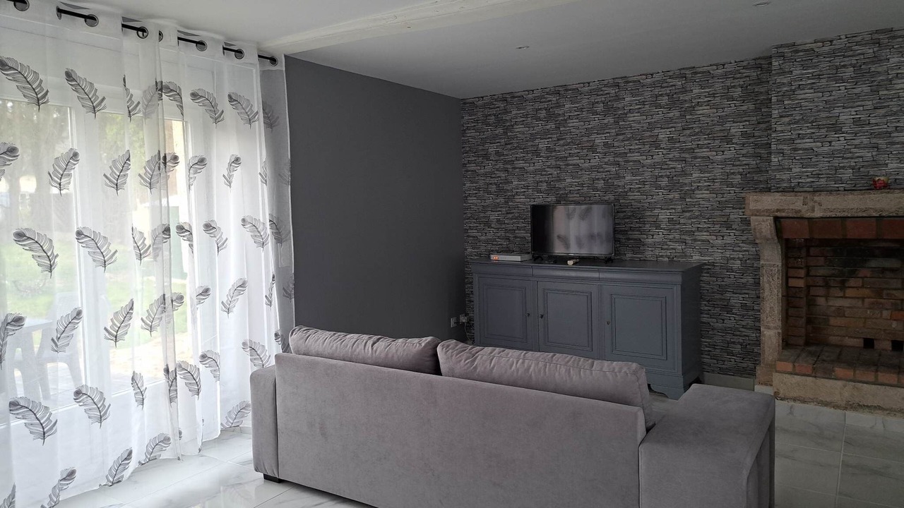 Photo of Livingroom in La Chapelle-Saint-Martin-en-Plaine