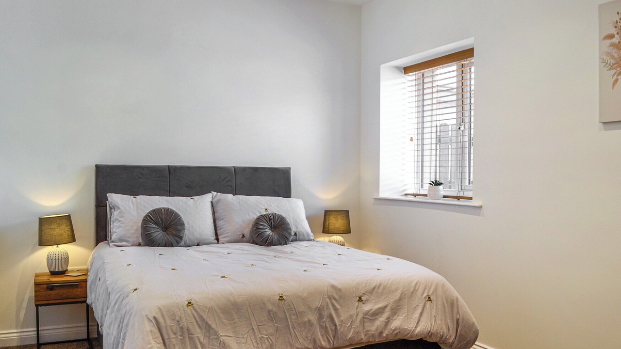 Photo of Others in Wing