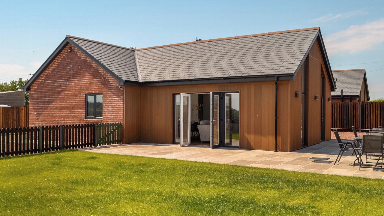 Photo of Others in Wing