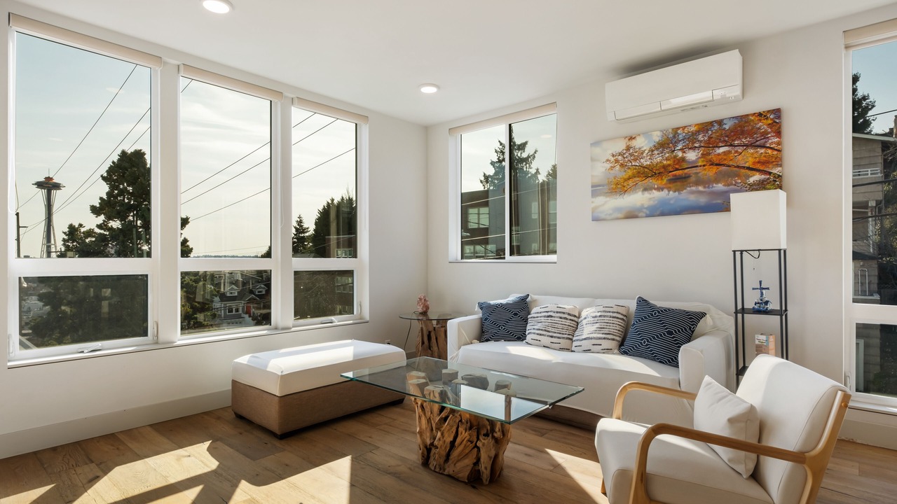 Photo of Livingroom in East Queen Anne