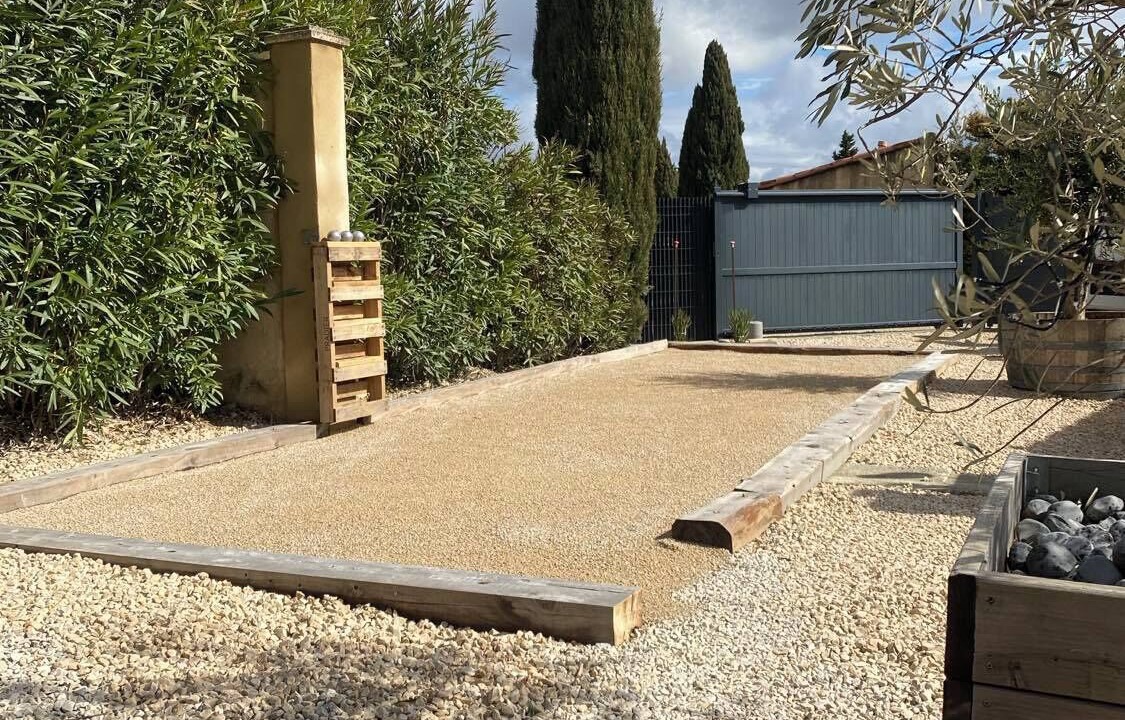 Photo of Outdoor in Tavel