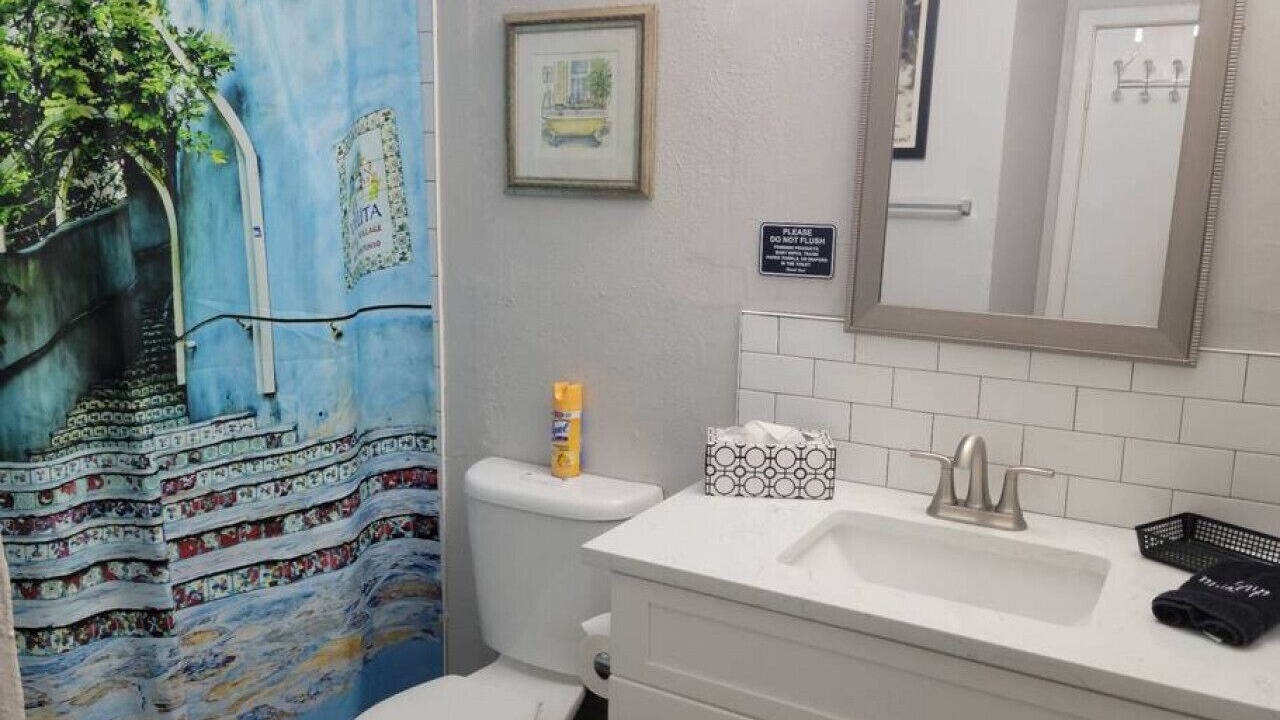 Photo of Bathroom in Government Hill