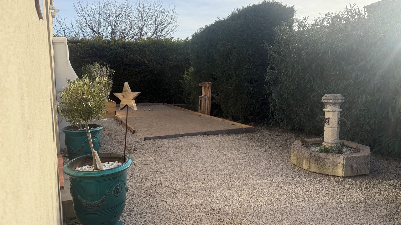 Photo of Outdoor in Tavel