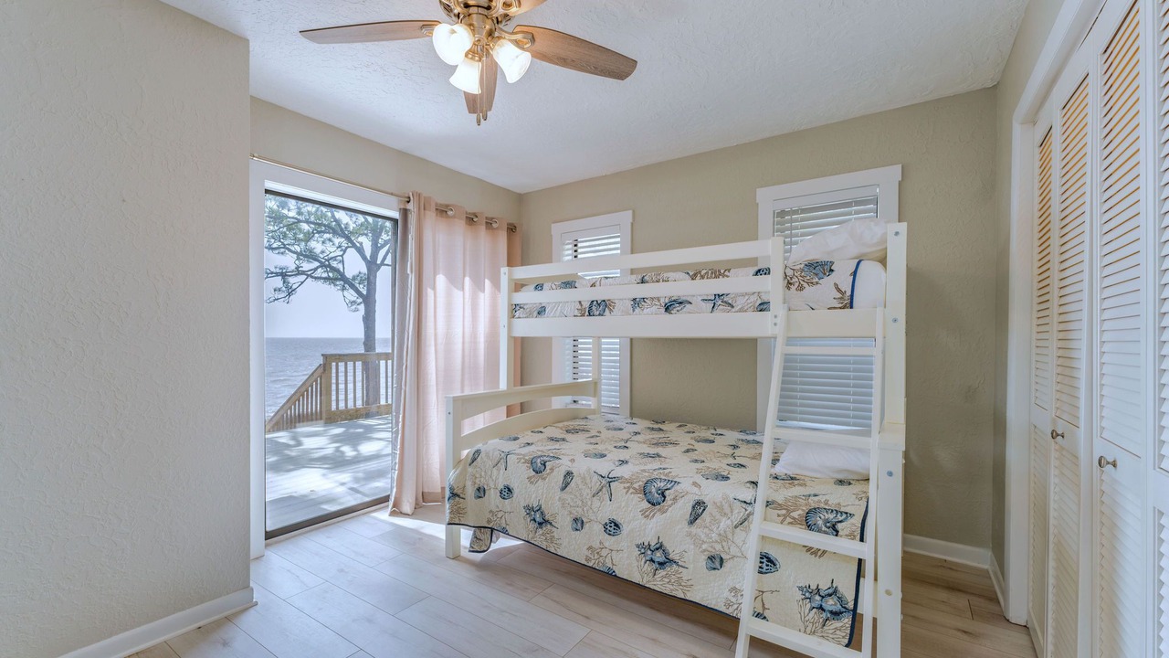Photo of Bedroom in Magnolia Bluffs