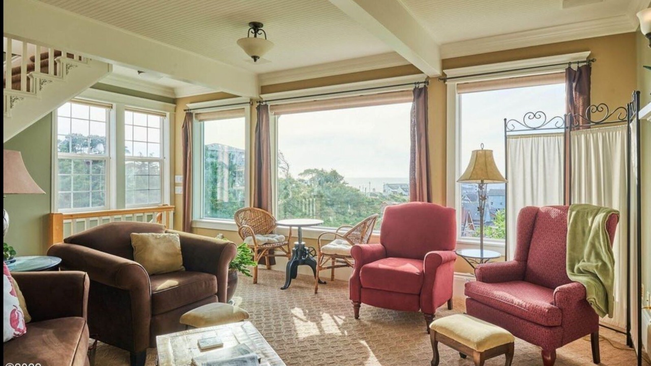 Photo of Livingroom in Newport