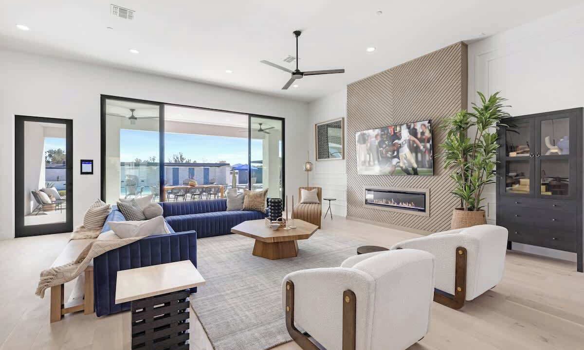 Photo of Livingroom in Paradise Valley Ranchos